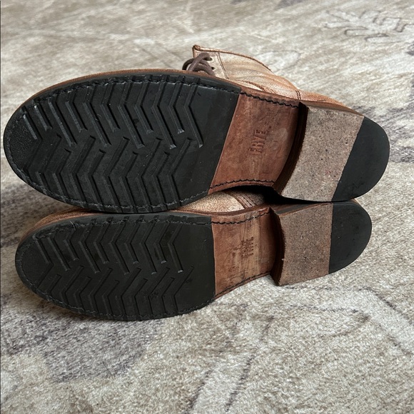 EUC Frye Veronica Combat Boots Neutral Shades Size 8 Leather - Picture 6 of 11